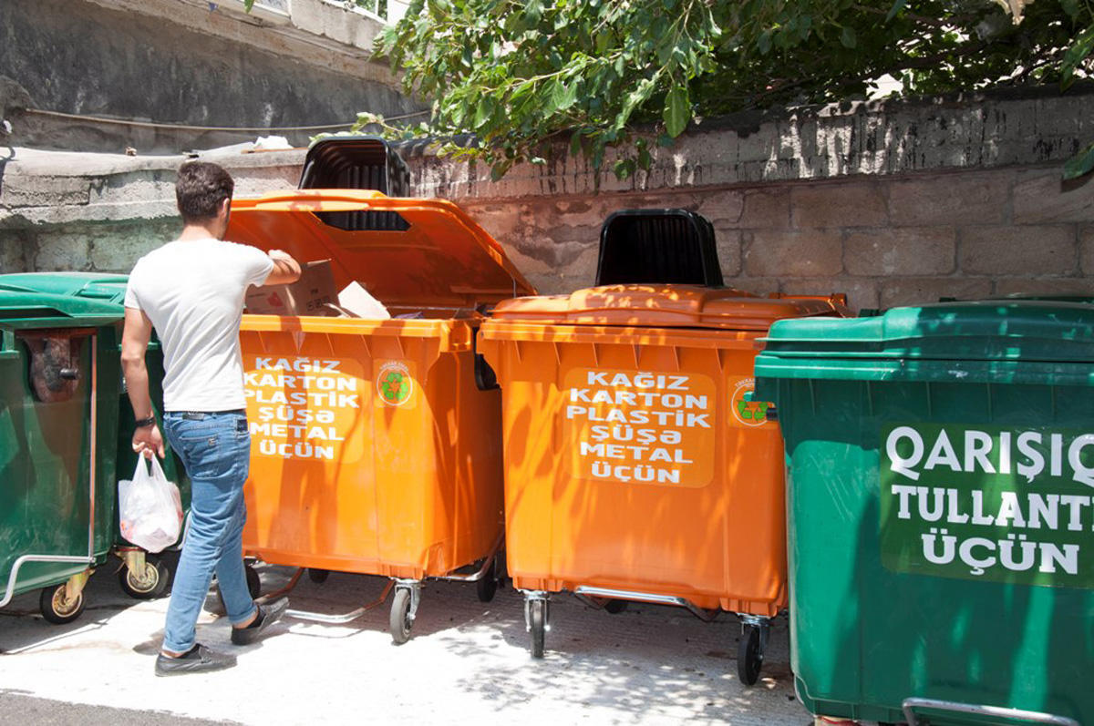 В Наримановском районе Баку новый пилотный проект по регулированию бытовых отходов