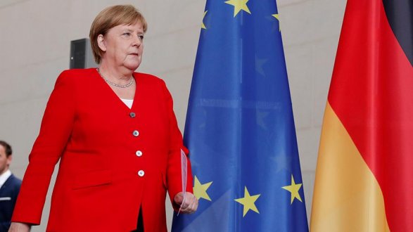 Меркель не собирается в отставку из-за проблем со здоровьем