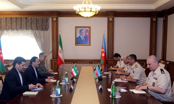 Азербайджан обсуждает военное сотрудничество с Ираном