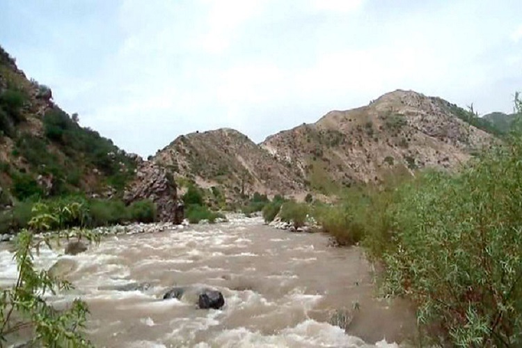 Tacikistanın ucqar dağ rayonunda 100 nəfər daşqınlara görə çıxılmaz vəziyyətdə qalıb