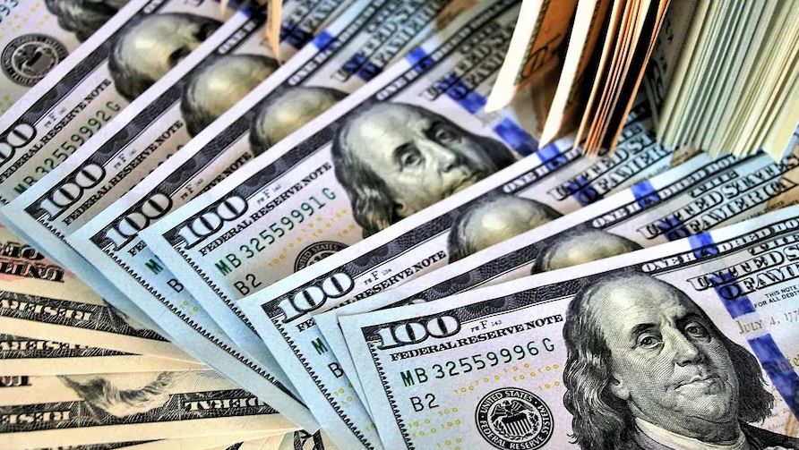 Стратегические валютные резервы Азербайджана выросли до $49 млрд
