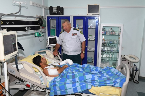 Раненого азербайджанского пограничника прооперировали