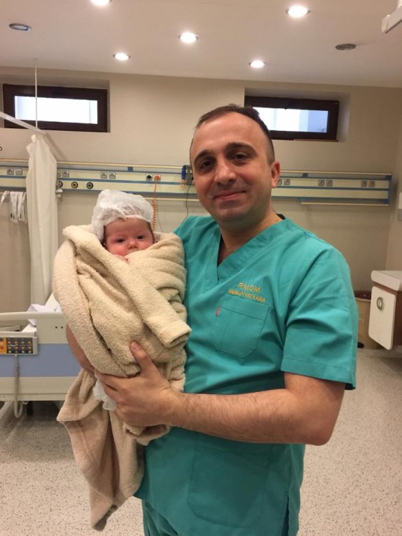 Азербайджанские врачи вернули к жизни двухмесячного младенца