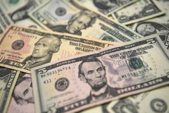 В Узбекистане резко взлетели курсы доллара