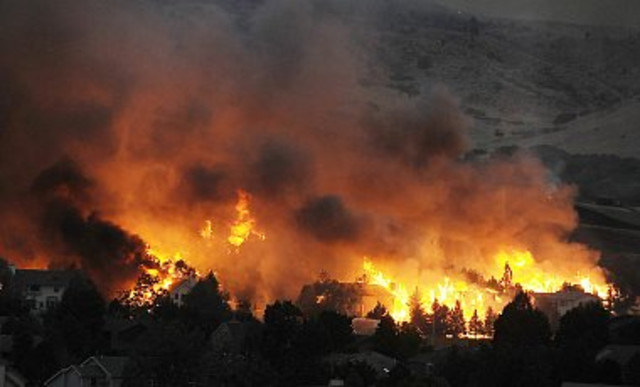 Остров в Турции эвакуируют из-за пожара