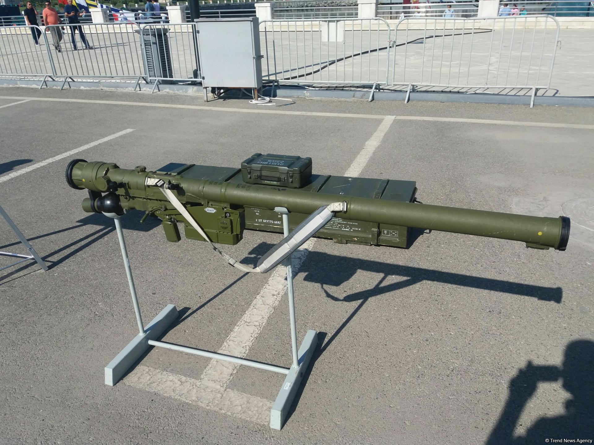 На военной выставке в Баку представлен новый ракетный комплекс