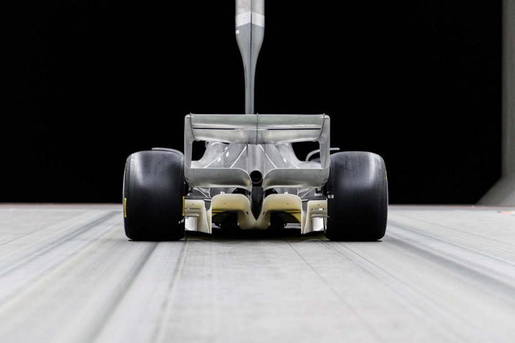 “Formula-1” yeni bolidlərinin fotolarını yayıb