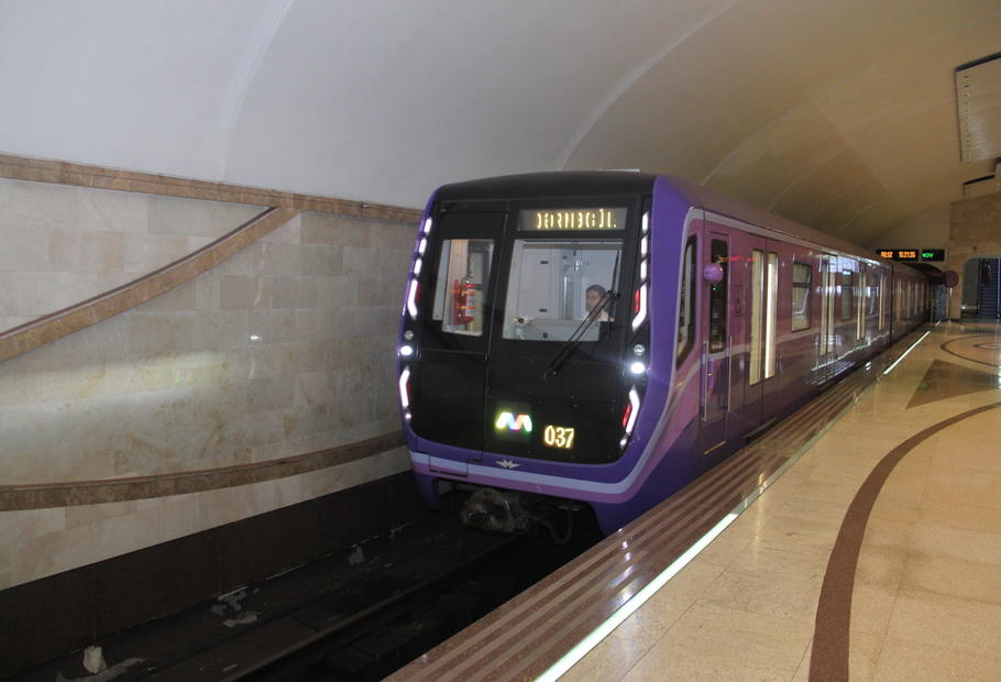 Метрополитен Баку запустил на линию еще два состава нового поколения