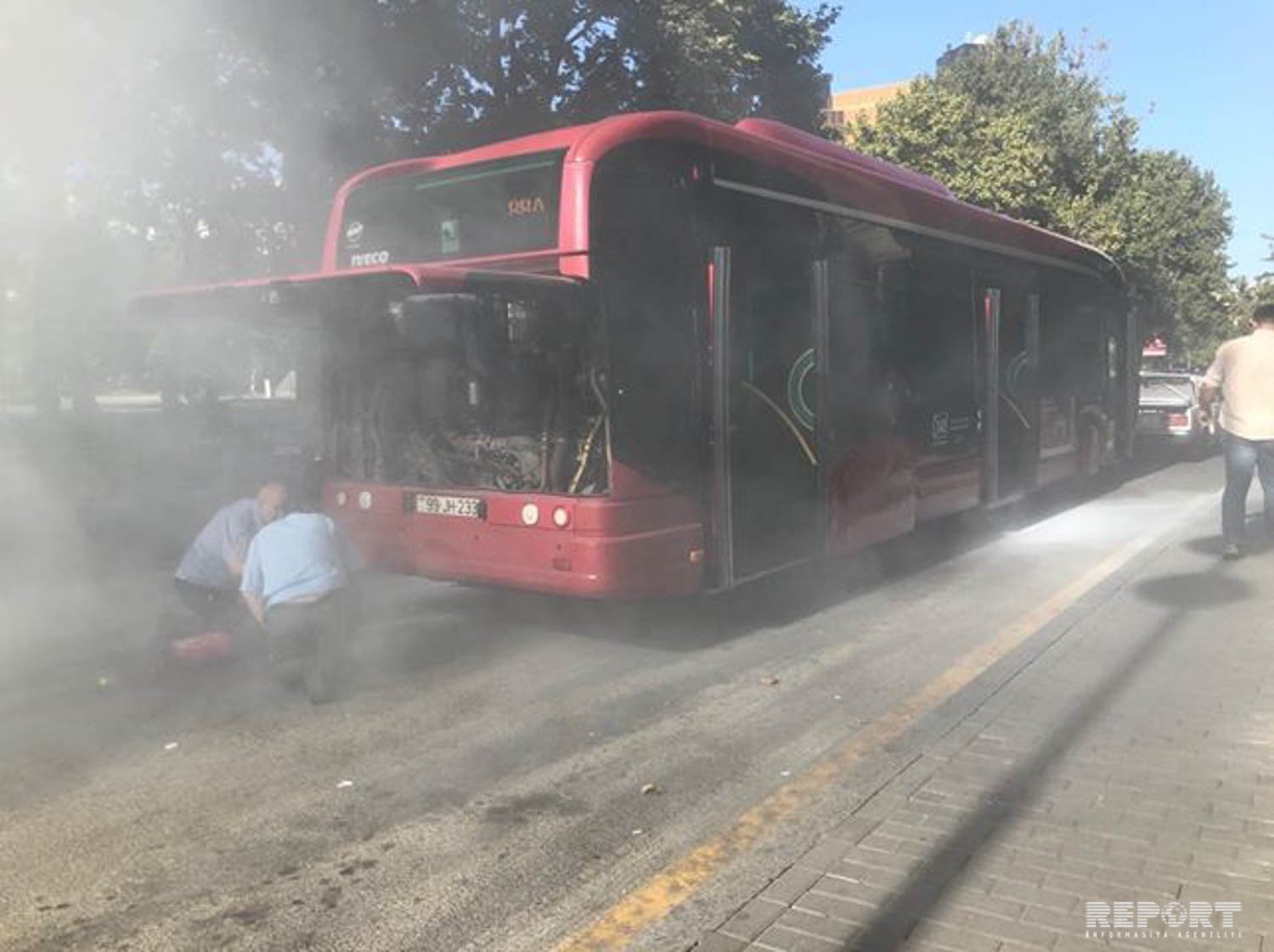 “Baku Bus”ın avtobusunda tüstülənmə olub - VIDEO