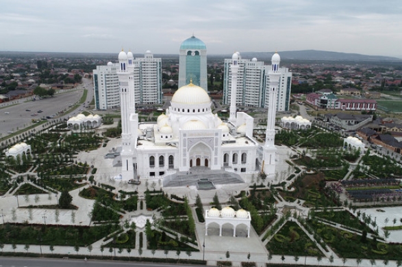 В Чечне открыли самую большую мечеть в Европе
