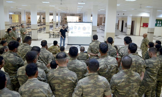 В армии Азербайджана начались соревнования по ориентированию