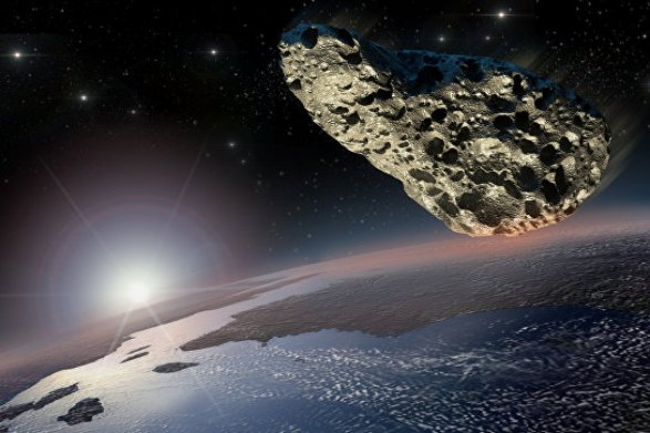 К Земле летят два астероида