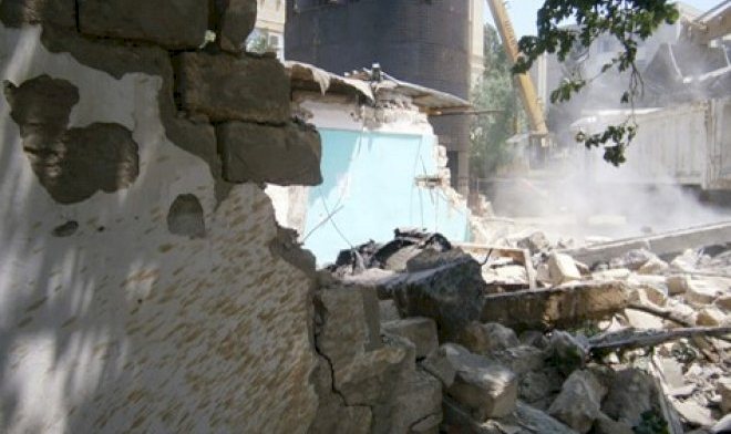 Sumqayıtda beton hasar uçdu — Ev yiyəsi altında qaldı