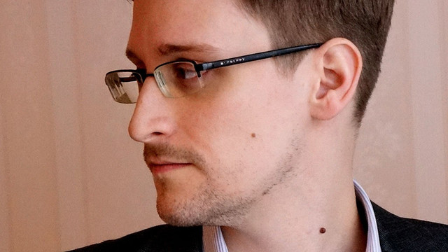 Сноуден посоветовал чиновникам отказаться от WhatsApp и Telegram