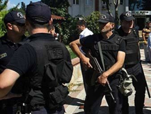 В Стамбуле задерживают десятки военных