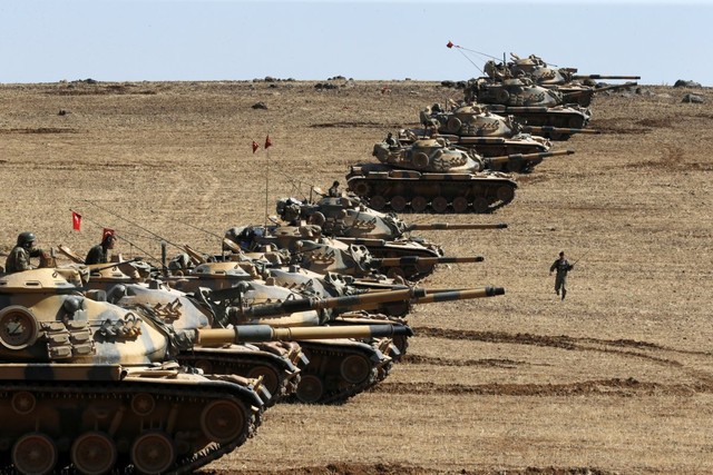СМИ: Турецкая армия вошла на территорию Сирии