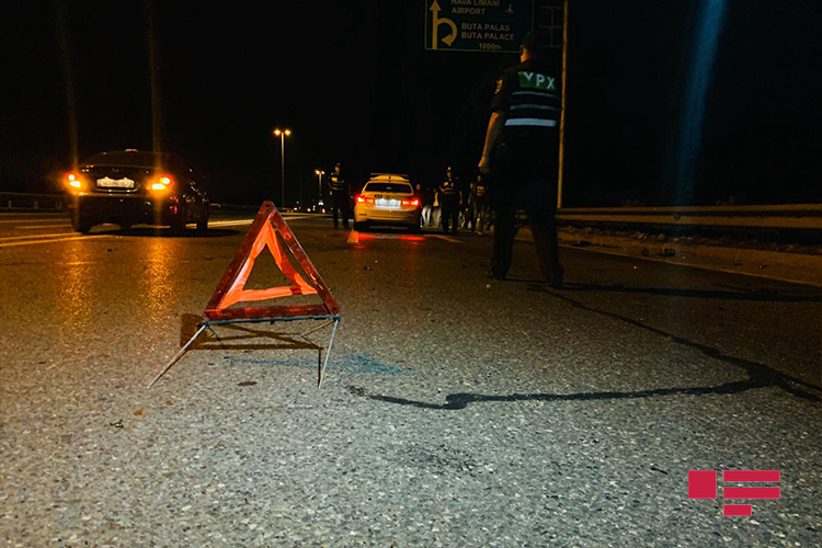 При ДТП в Баку пострадали 5 человек, трое из которых дети