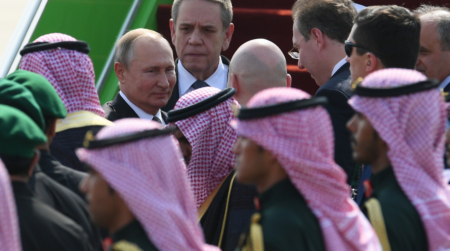Путин подарил саудовскому королю камчатского кречета