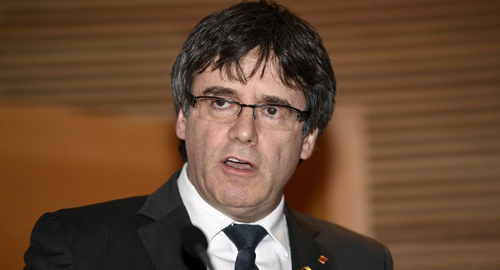 Бывший лидер Каталонии Карлес Пучдемон сдался властям Бельгии
