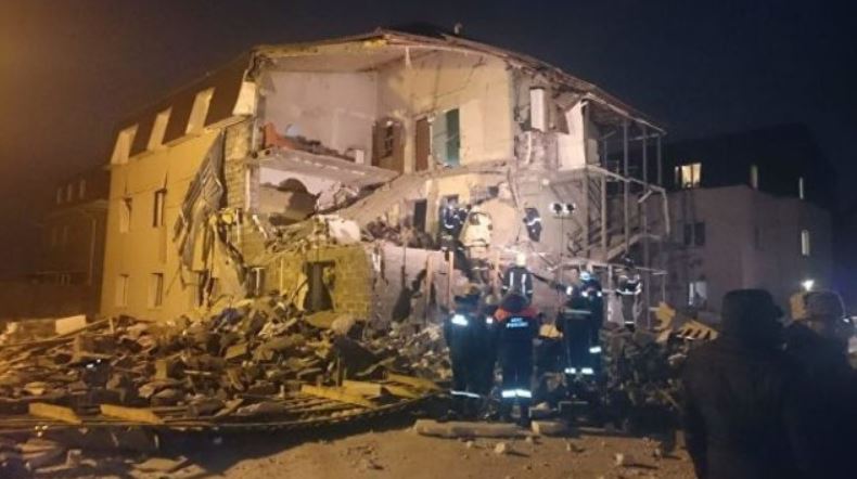 В Тбилиси произошел взрыв в жилом доме, есть пострадавшие