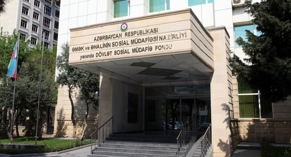 В Азербайджане уволен высокопоставленный чиновник