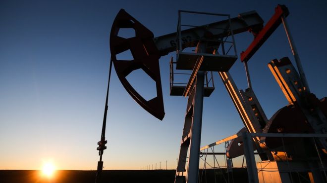 Азербайджан снизил ежесуточную нефтедобычу