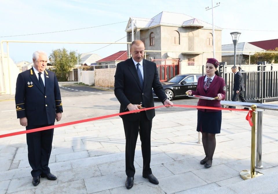 Президент Ильхам Алиев принял участие в открытии железнодорожной станции 