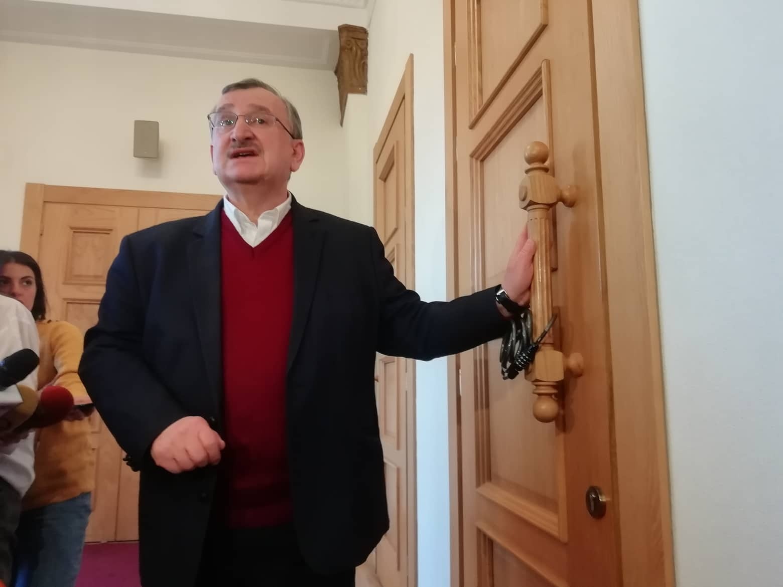 Оппозиция закрыла на замок дверь зала заседаний парламента Грузии
