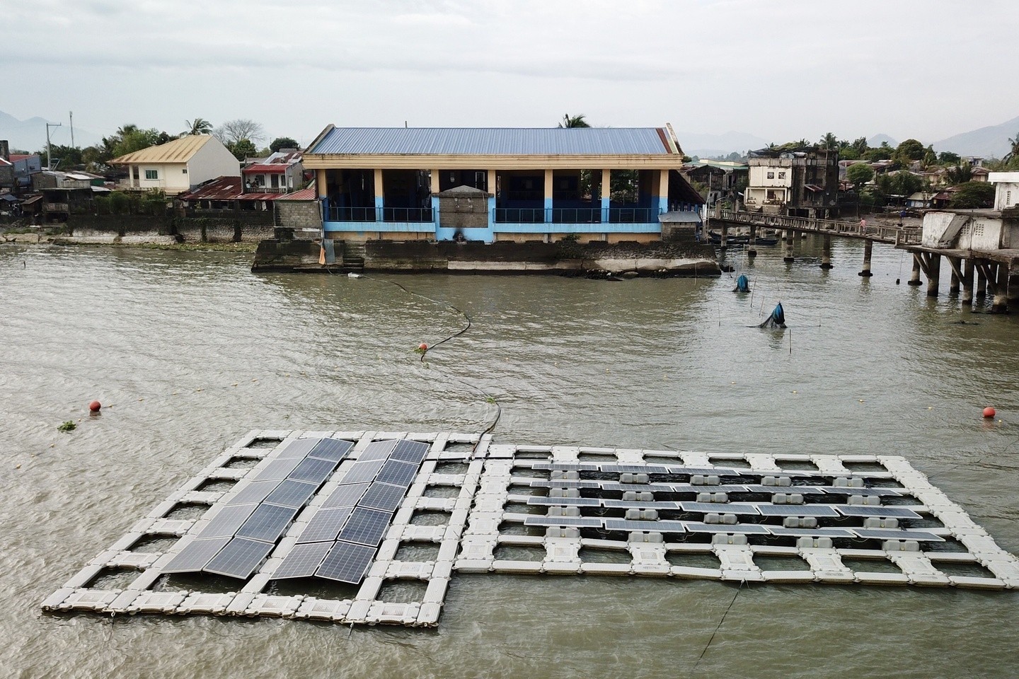 На Филиппинах эвакуированы 5,4 тыс. человек из-за тайфуна