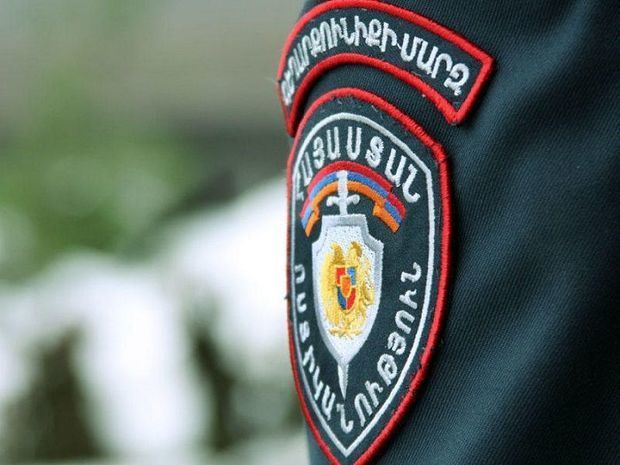 Erməni polisinin etirafı necə “aldığının” görüntüsü yayıldı - VİDEO