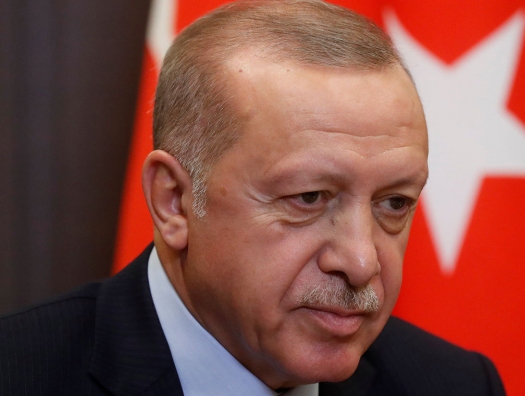 Эрдоган призвал вернуть беженцев в Сирию