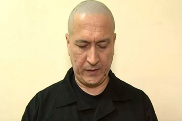Обритого экс-главу МВД Туркмении в наручниках заставили извиниться перед камерой -  ВИДЕО 