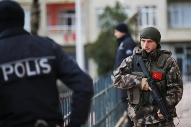 В Турции выдали ордера на задержание 176 военных