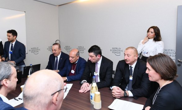 Ильхам Алиев на заседании в Давосе