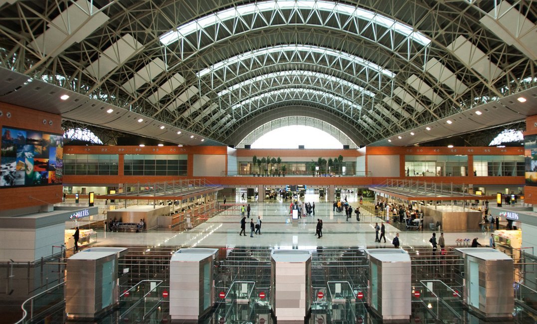 Обнародованы траты туристов в duty free нового аэропорта Стамбула