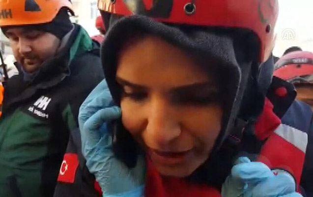 Türkiyə 8 nəfəri xilas edən bu qadından danışır - VİDEO