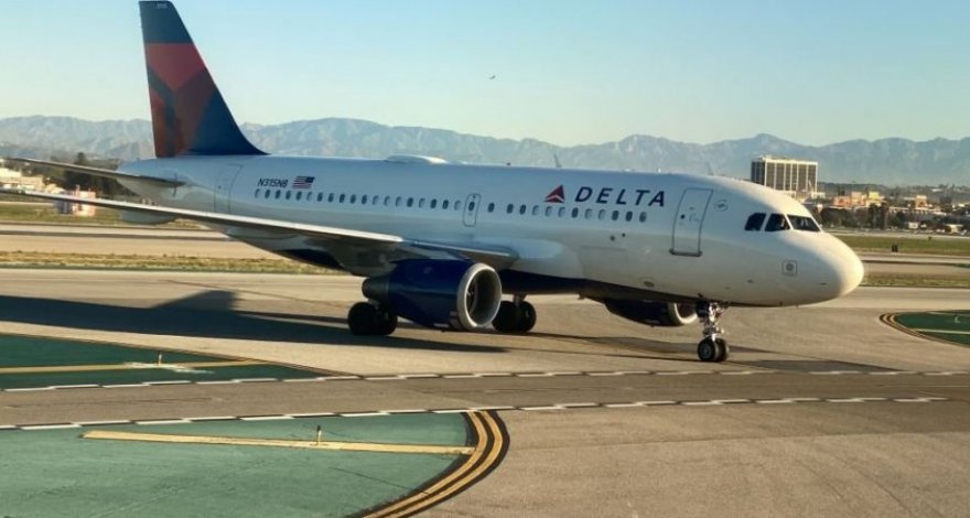 American Airlines и Delta Air Lines отменят все рейсы в Китай