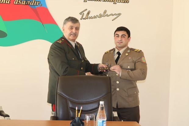 В Азербайджане чемпиону мира присвоено офицерское звание