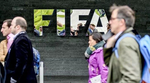 ФИФА создаст фонд для футболистов, которые не получают зарплату
