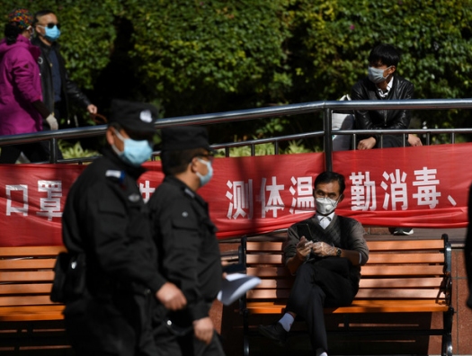 Китайские чиновники лишились должностей из-за коронавируса