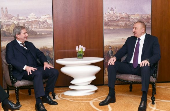 Переговоры Ильхама Алиева с еврокомиссаром Йоханнесом Ханом
