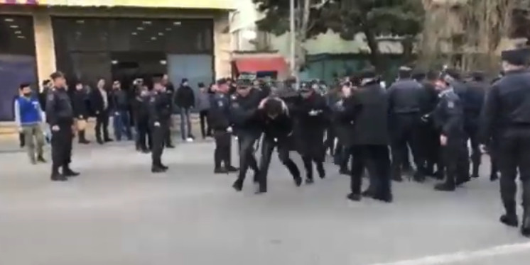 Задержанных участников акции вывезли за пределы Баку