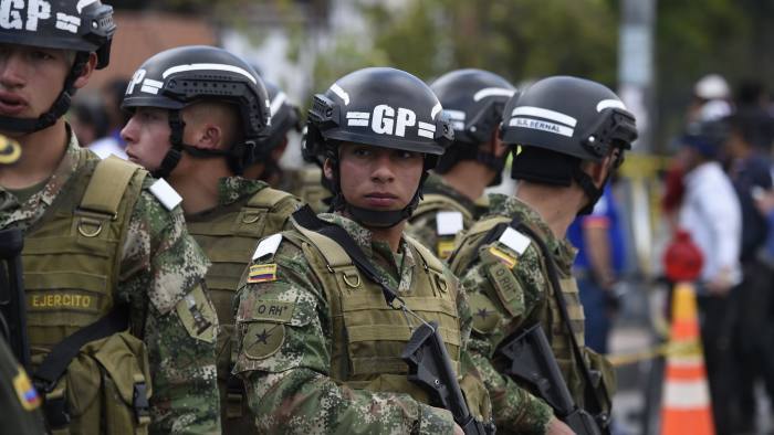 В Колумбии семь человек погибли в результате подрыва автомобиля на трассе