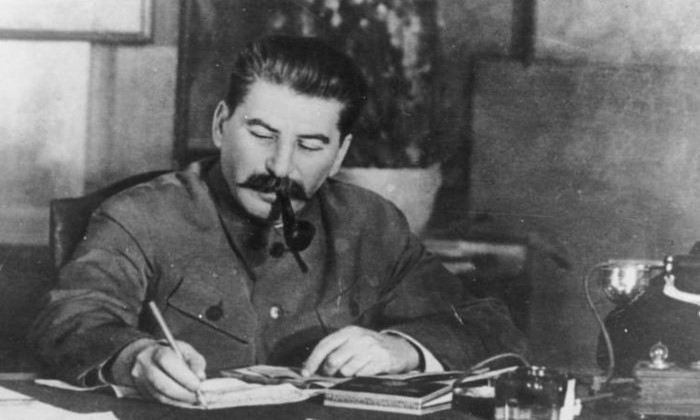 Stalin necə əylənirdi... - Fotolar
