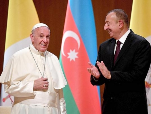 Ильхам Алиев встретился с Папой Римским