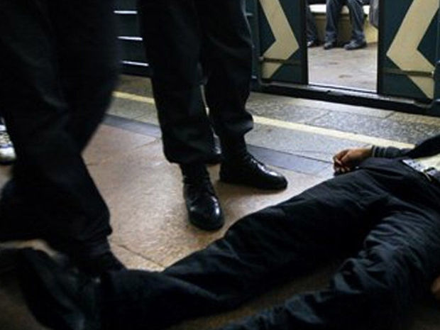Bakıda şok hadisə: Kişi qəflətən metronun çıxışında öldü