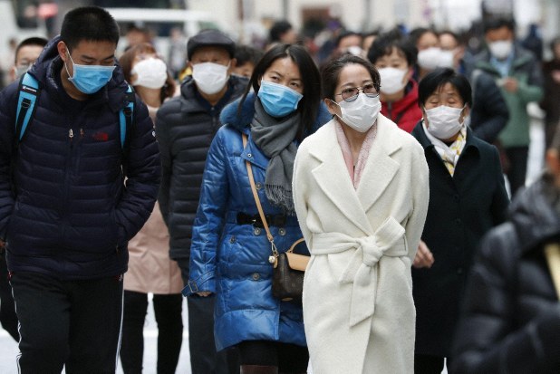 В Японии закрываются все школы из-за коронавируса