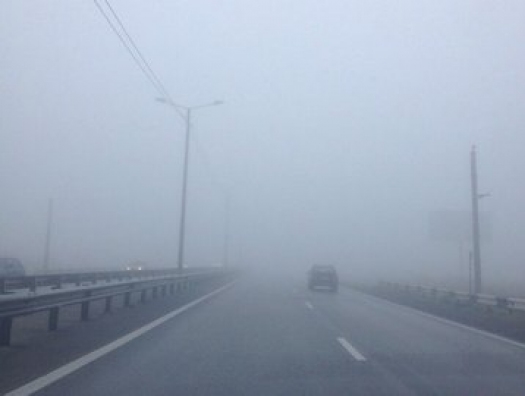 Сильный туман в Баку: снижена скорость движения