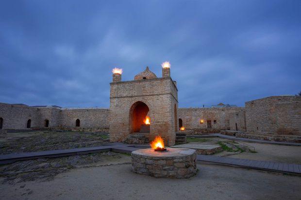 В Азербайджане закрыли для посещений ряд туристических объектов
