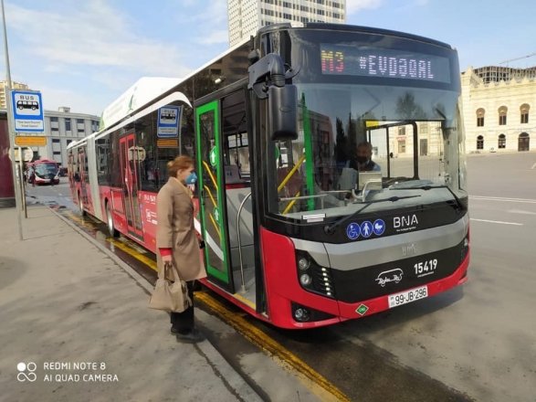 18-метровые автобусы на экспресс-маршруте М3 в Баку